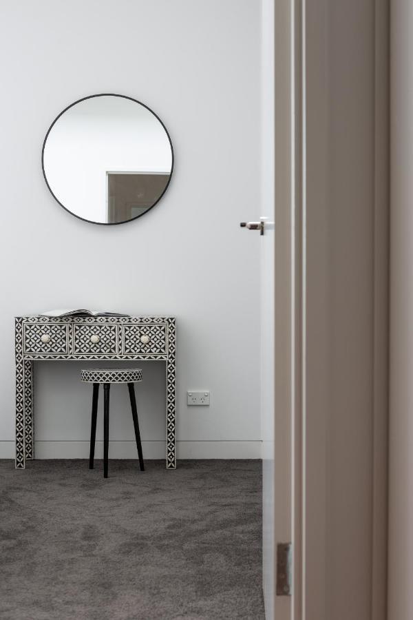 Stylish 2-Bed Apartment With Bbq Patio Near Beach Sydney Exterior foto